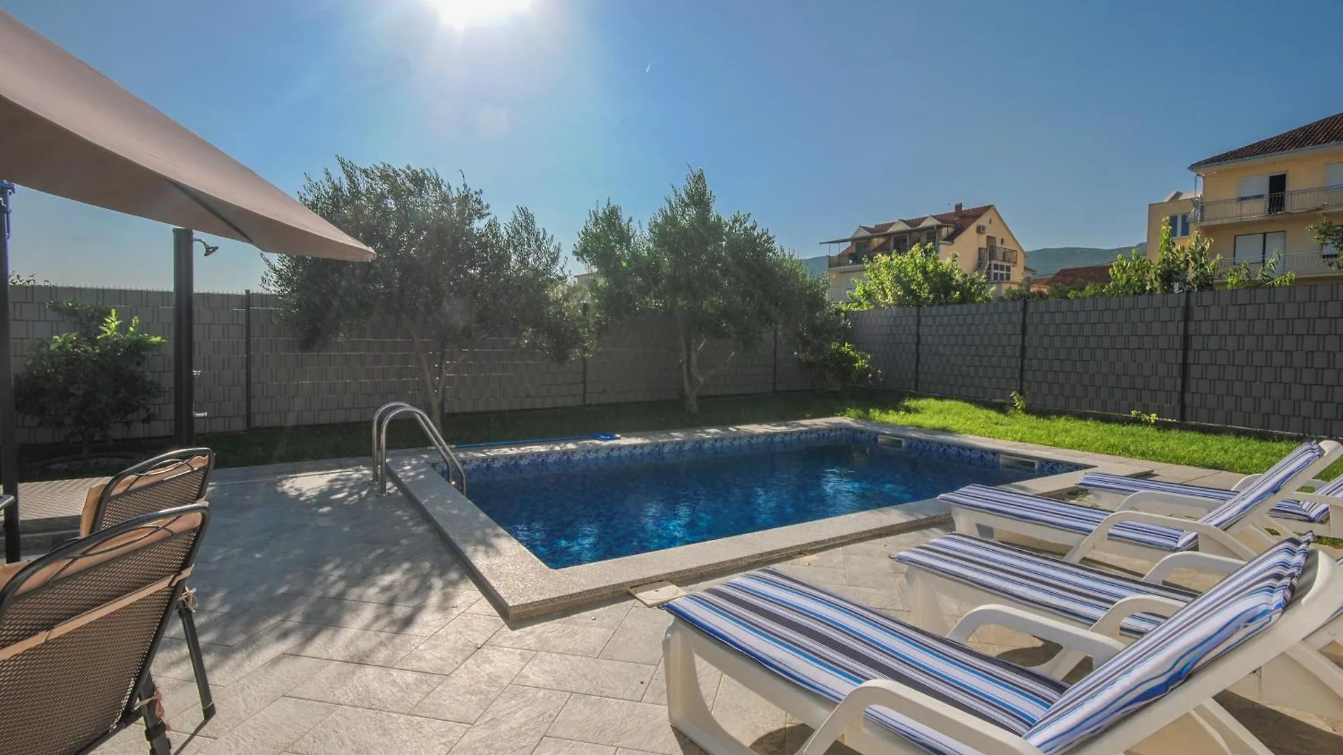 Villa Mandarina Kastela Holiday home