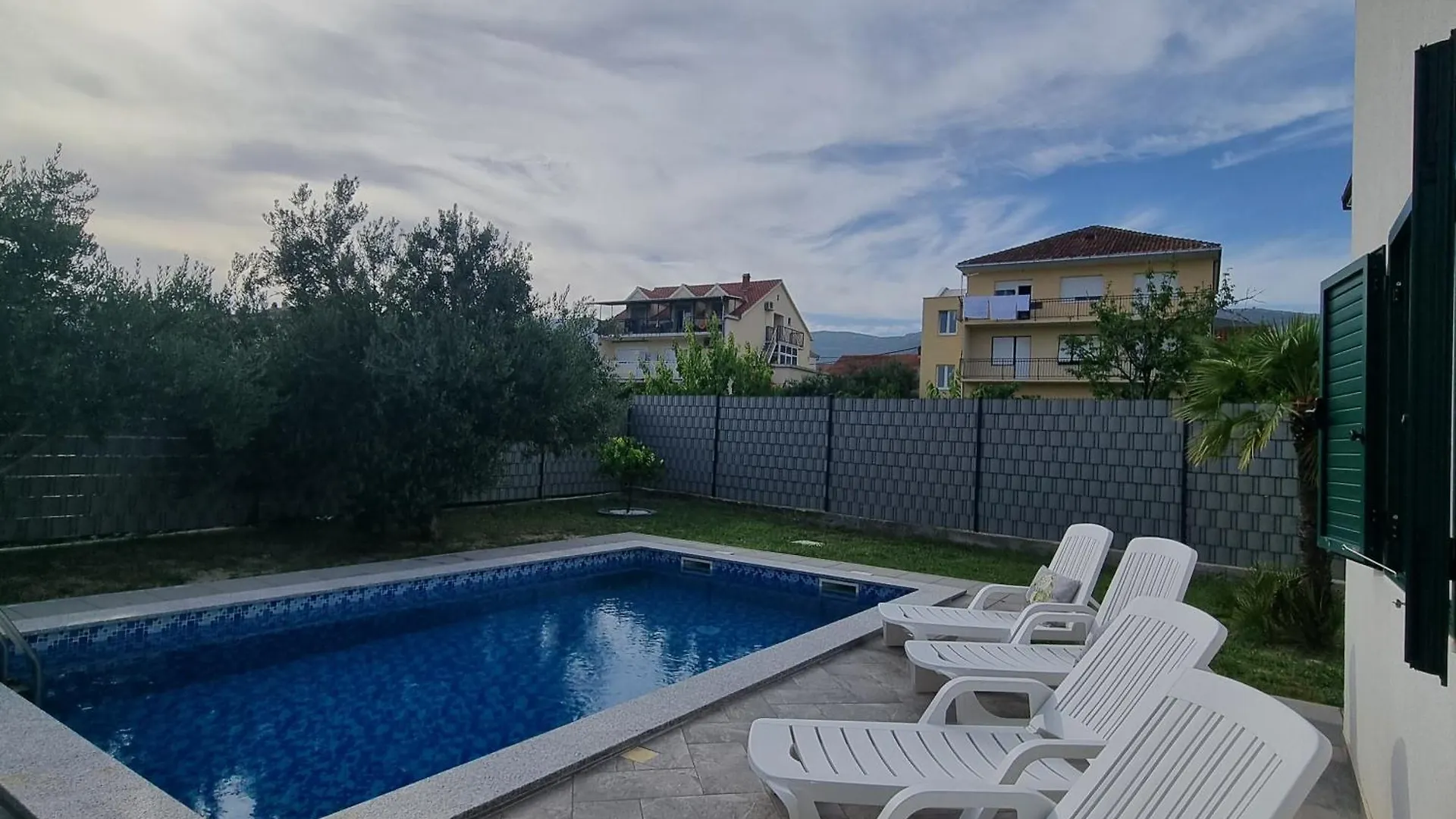 Villa Mandarina Kastela Holiday home