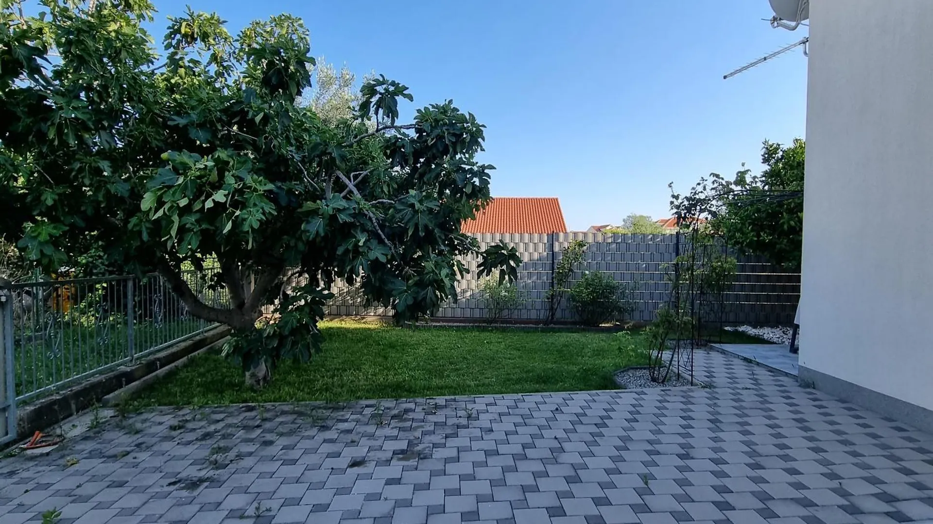 Villa Mandarina Kastela Holiday home